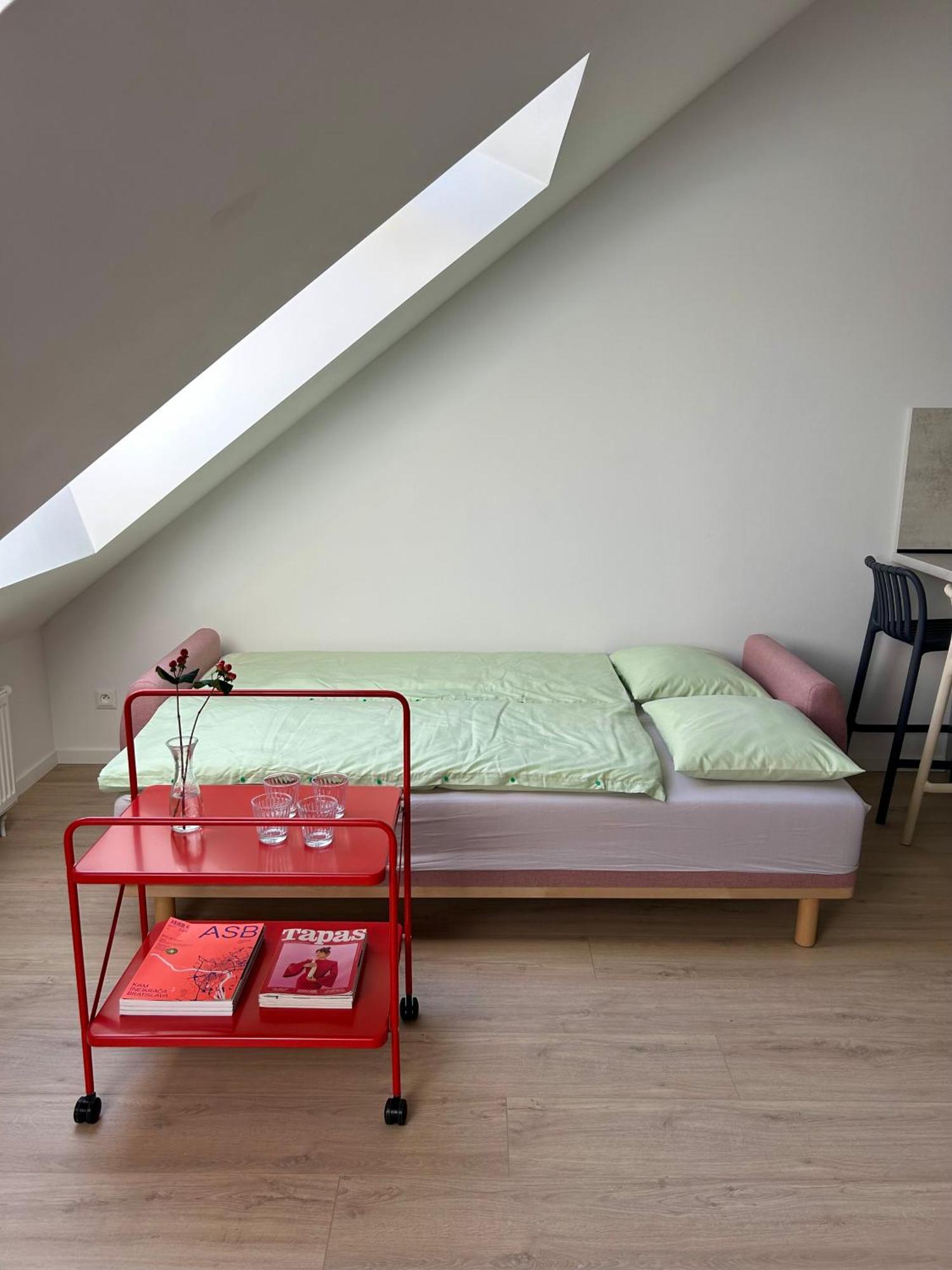 Meridian Bratislava - Stylish Brand New Apartment In The City Center Extérieur photo